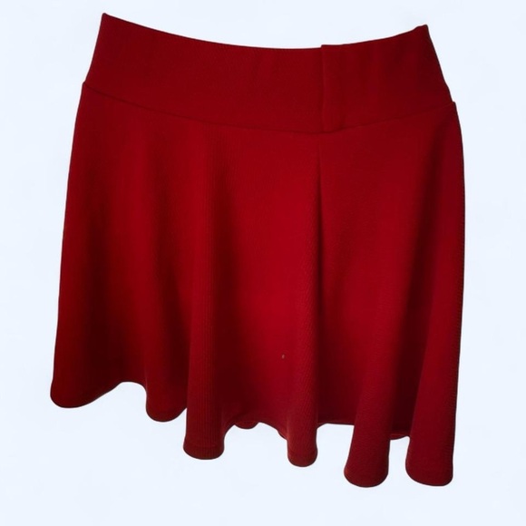 Elegant Red Women's mini Skirt with flared bottom M - Picture 2 of 3